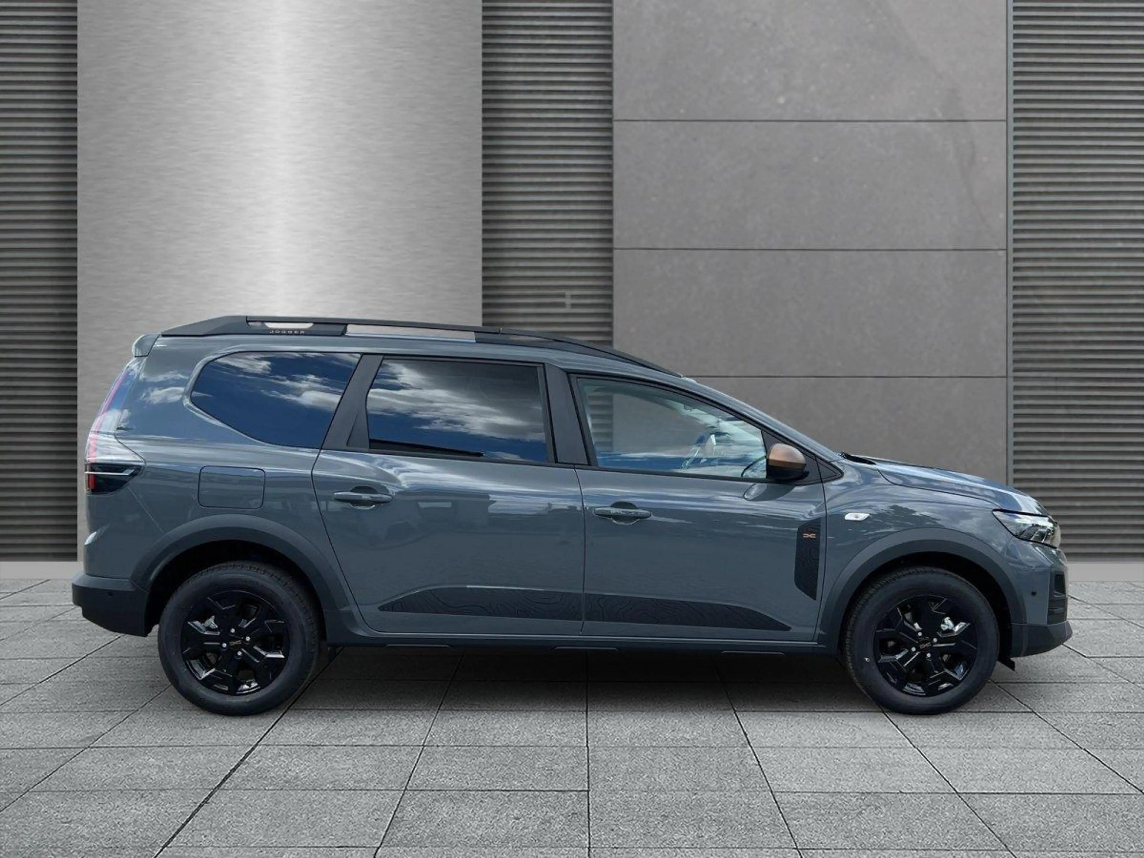 Dacia Jogger Extreme 5-S SHZ+LKHZ+Carplay ECO-G 120 auto 90 ... — photo 2