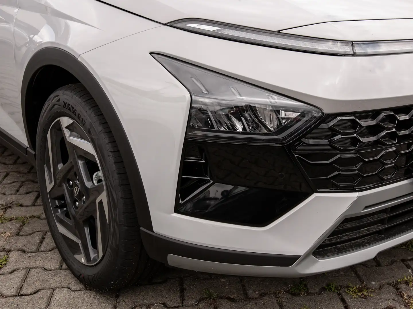 Hyundai BAYON LED+CARPLAY+DAB+NAVI+PDC+SOF. VERFÜGBAR Gris - 2