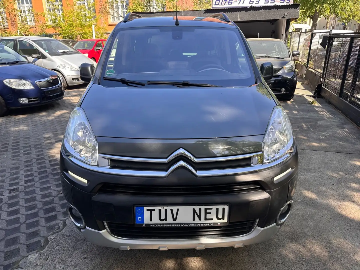 Citroen Berlingo Kombi XTR*1.HD*Navi*Tüv Neu*S.Heft*AHK* Gris - 2