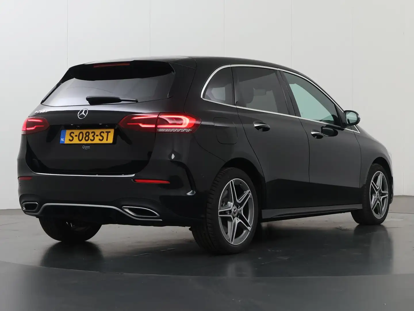 Mercedes-Benz B 250 e AMG Line | Widescreen | 360 graden camera | Stoe Nero - 2