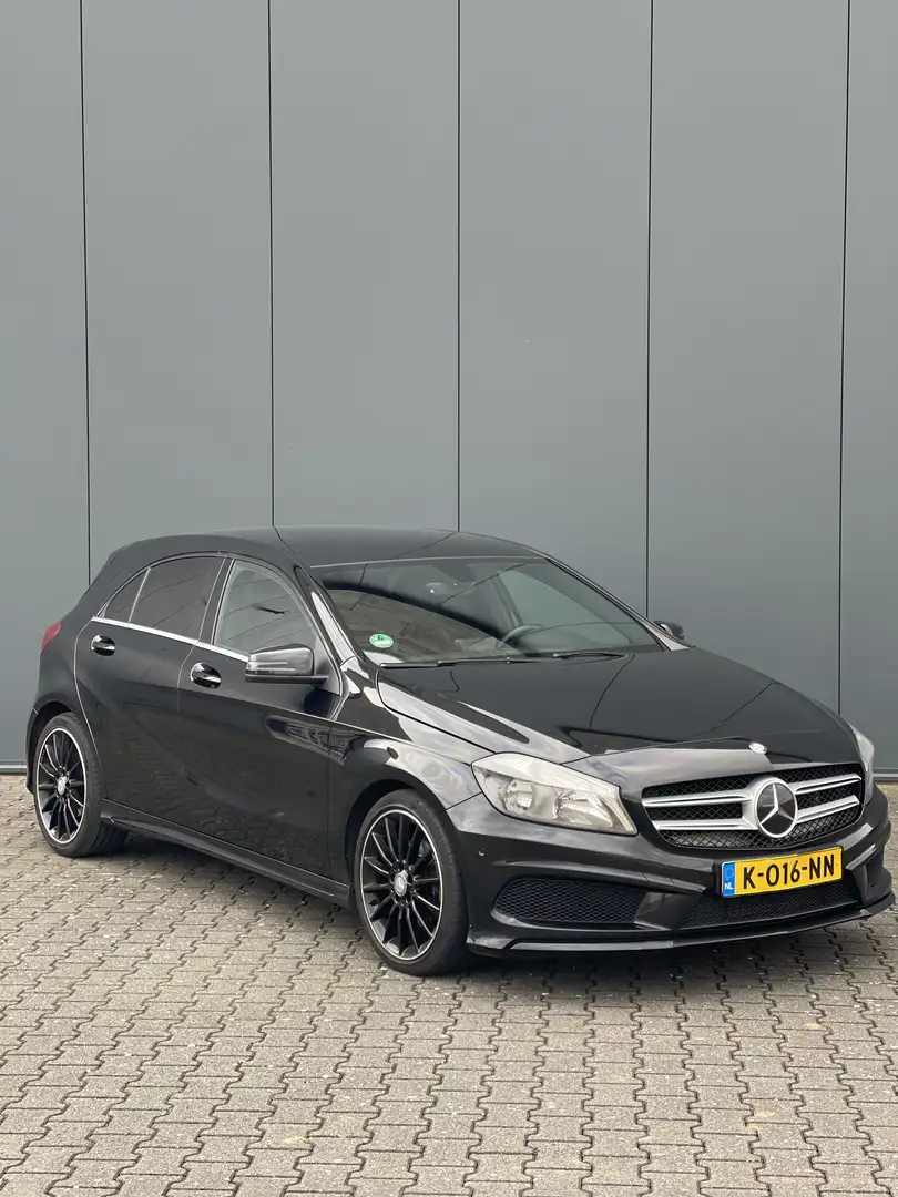 Mercedes-Benz A 200 Prestige automaat amg pakket Zwart - 1