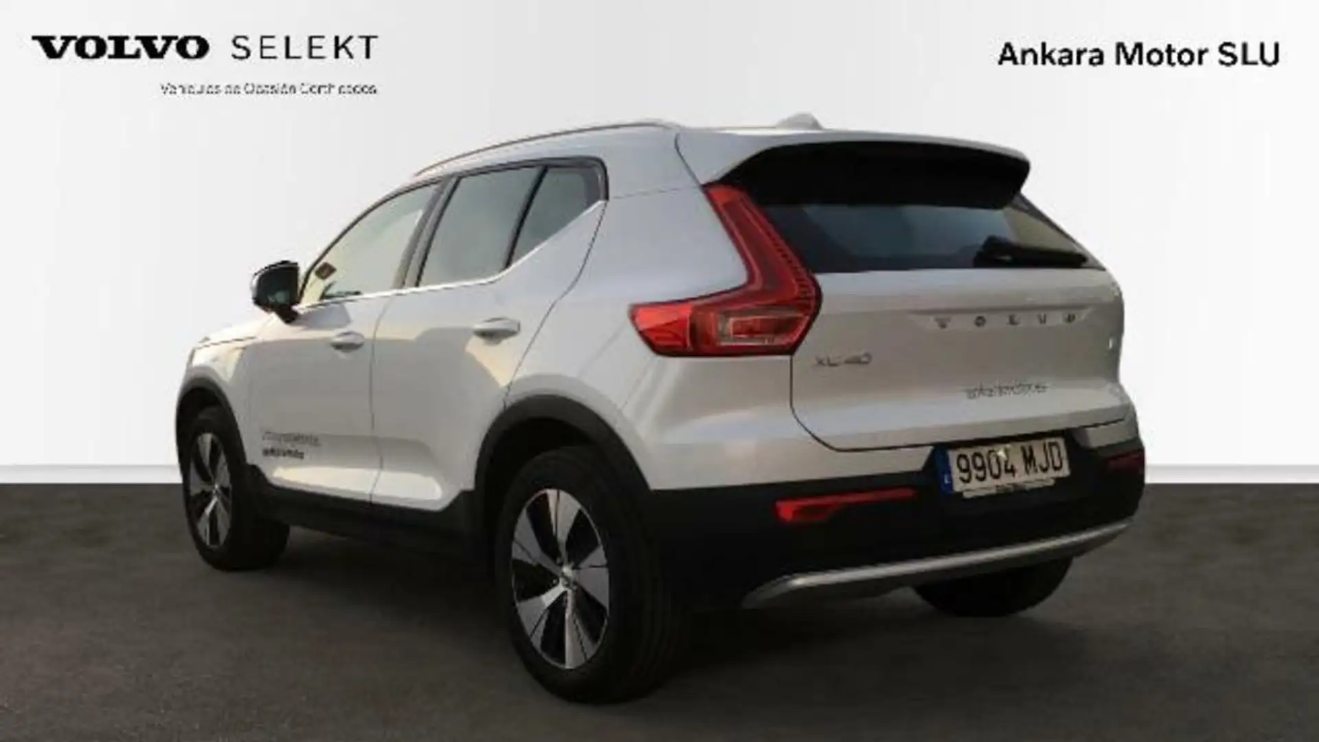 Volvo XC40 Recharge Core, T4 plug-in hybrid,Eléctrico/Gasoli Blanco - 2