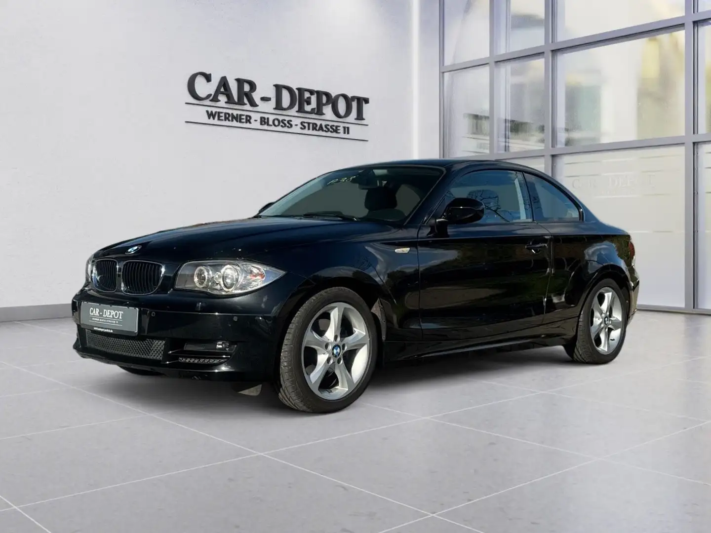 BMW 120 Baureihe 1 Coupe 120i*AUTOMA.*NAVI*LEDER*SHZ Noir - 1