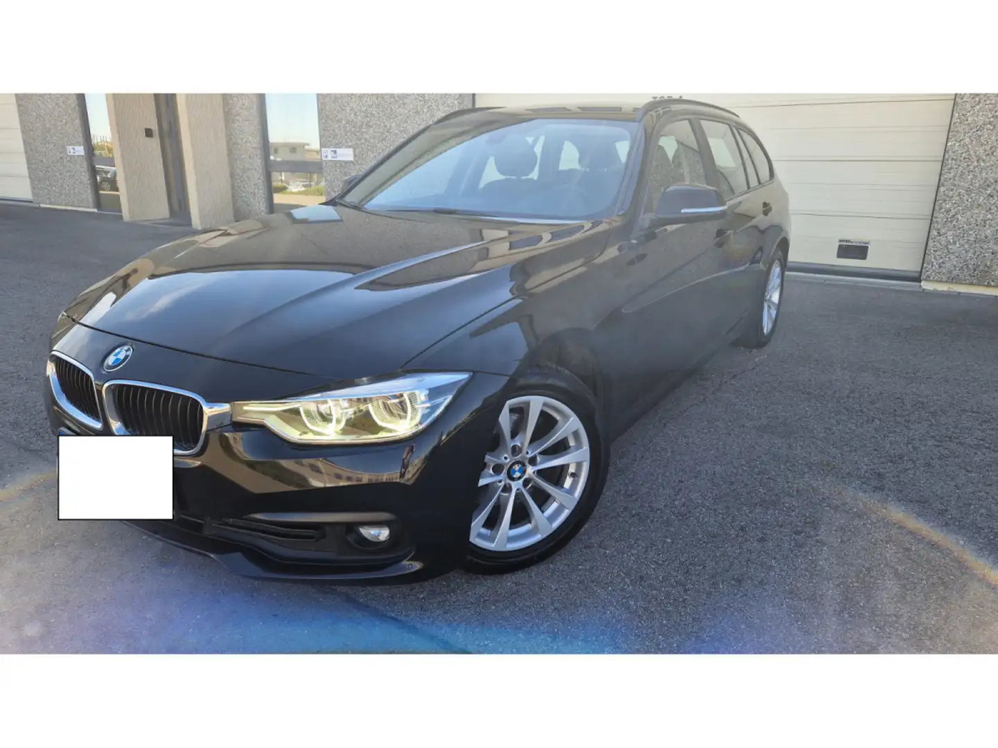 BMW 318 dA Touring 150 CV AM2018 Noir - 2