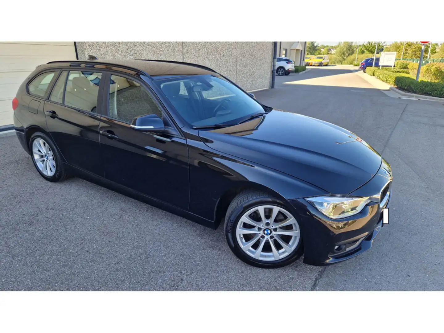 BMW 318 dA Touring 150 CV AM2018 Noir - 1