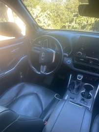 Highlander 2.5 Hybrid Executive