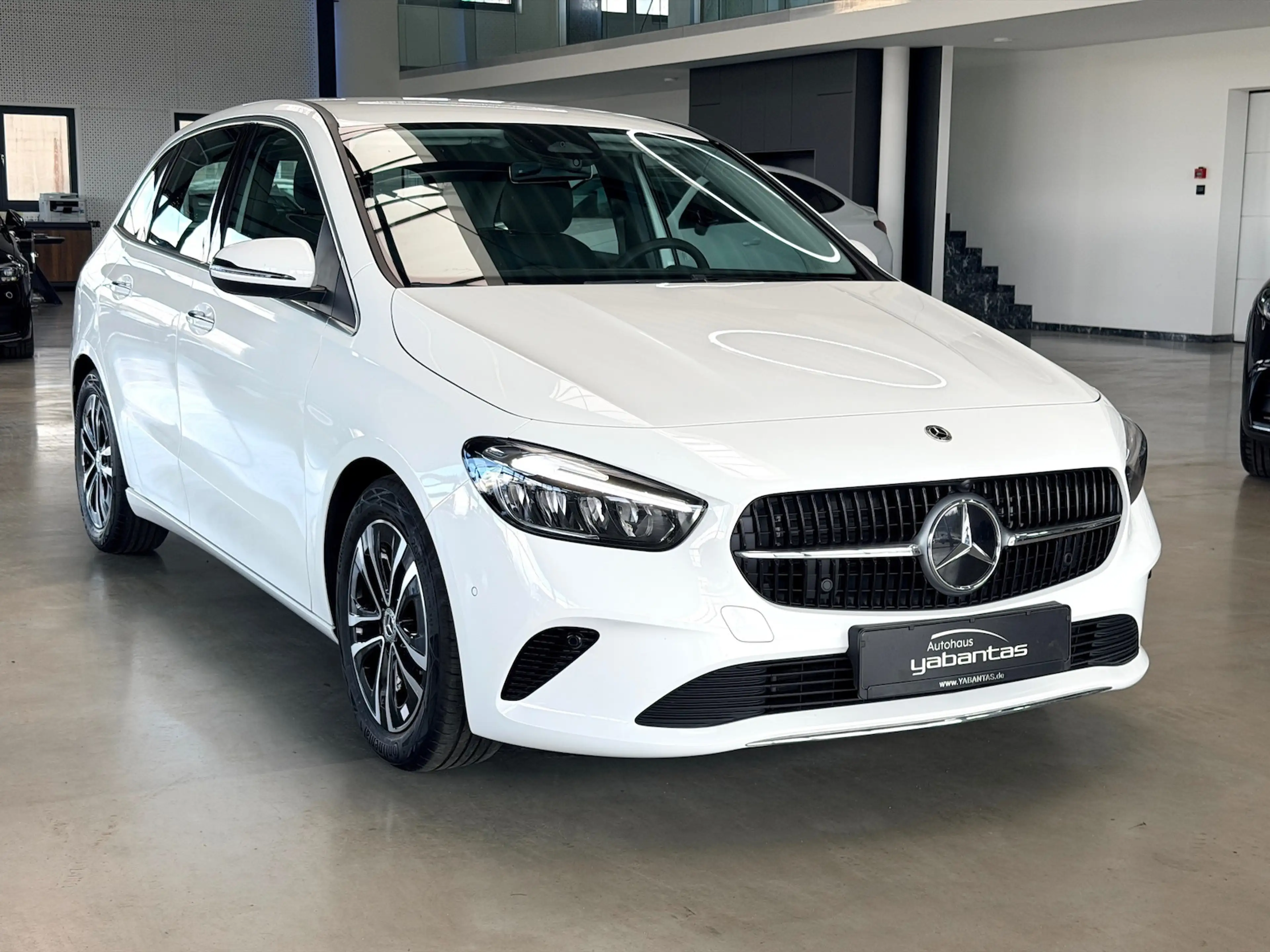 Mercedes-Benz B 220 d Urban Kamera AHK Memory KEYLESS-GO MBUX LED 8G T — photo 3