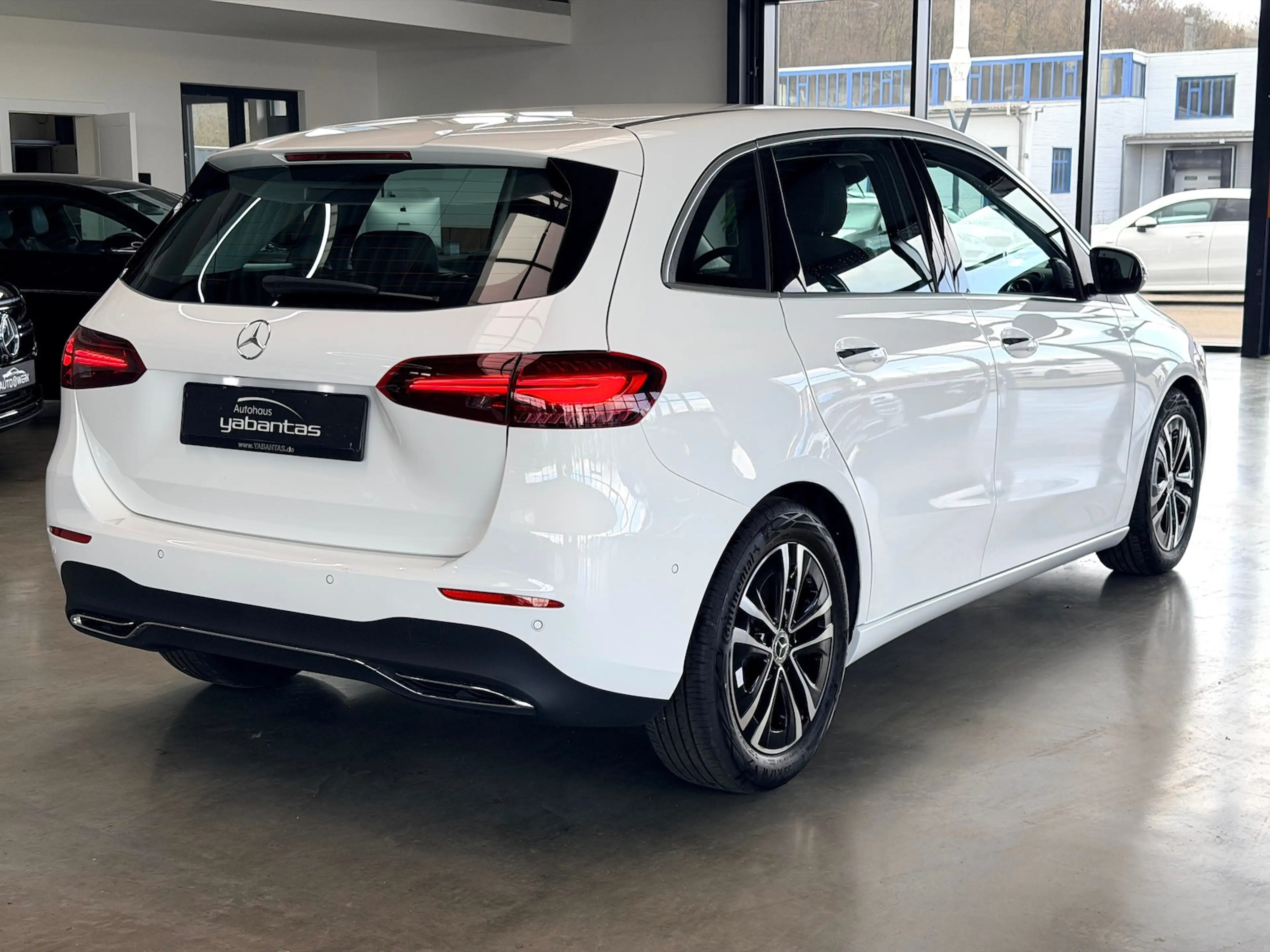Mercedes-Benz B 220 d Urban Kamera AHK Memory KEYLESS-GO MBUX LED 8G T — photo 6