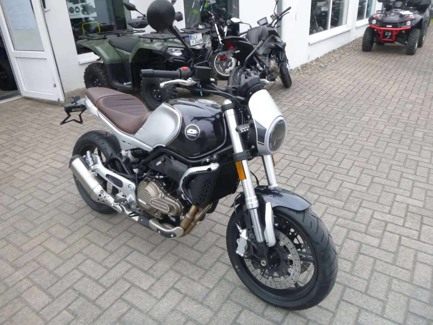 QJ Motor SRV 550 SRV 550 Negro - 2