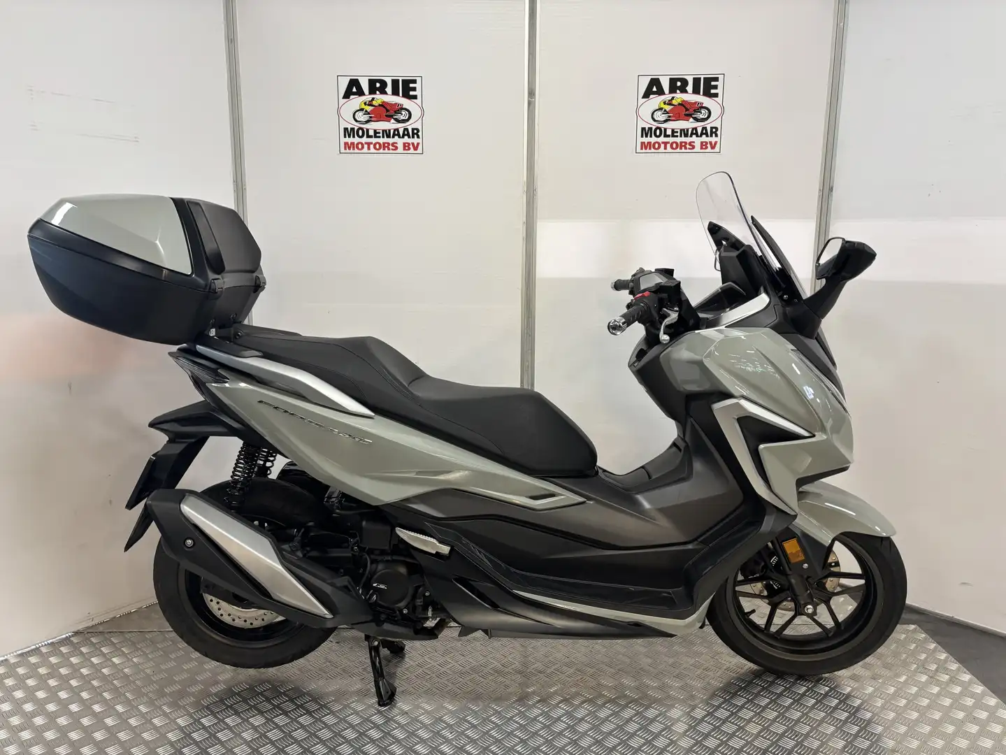 Honda Forza 350 NNS ABS Grijs - 1