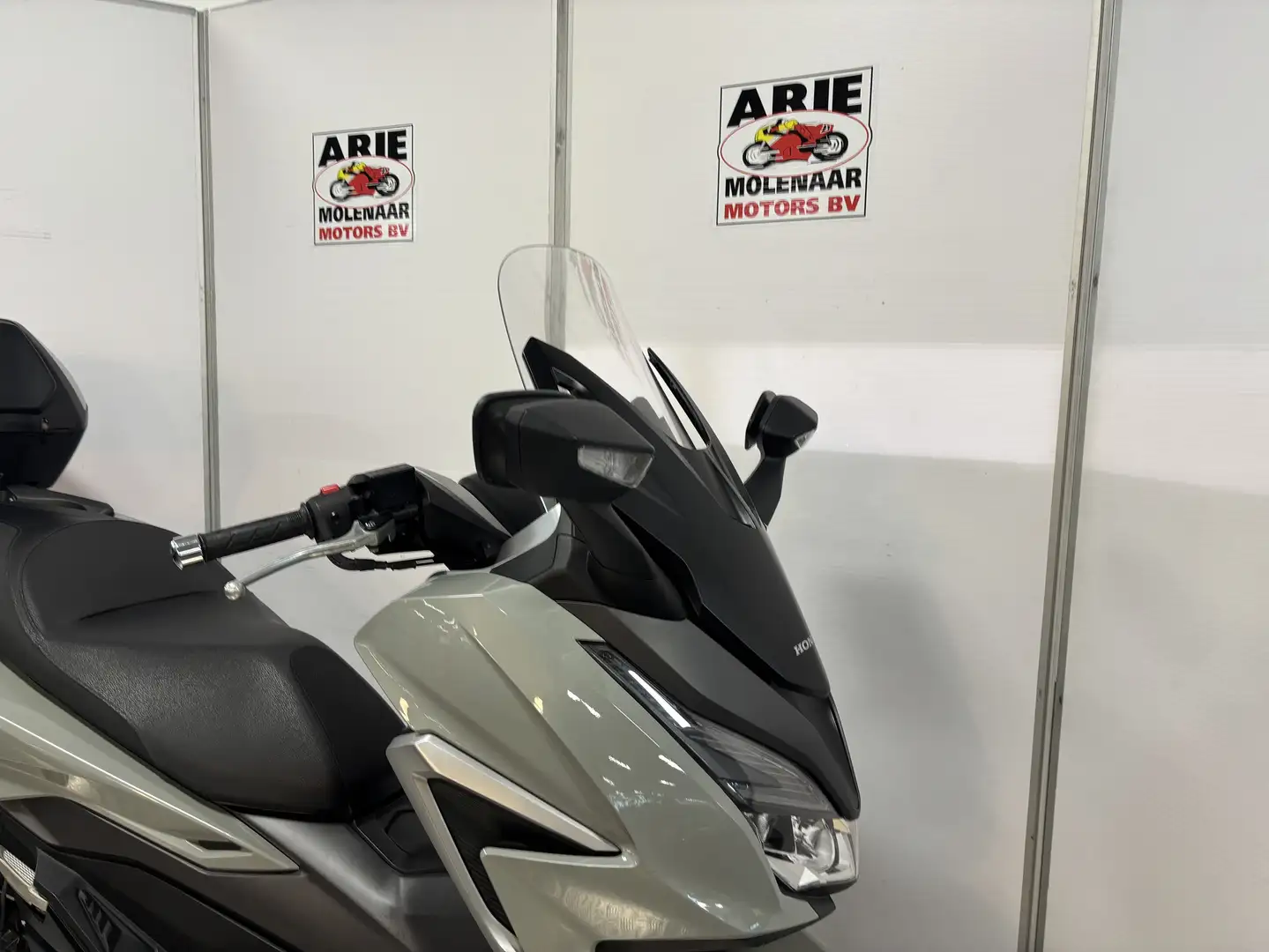 Honda Forza 350 NNS ABS Grijs - 2