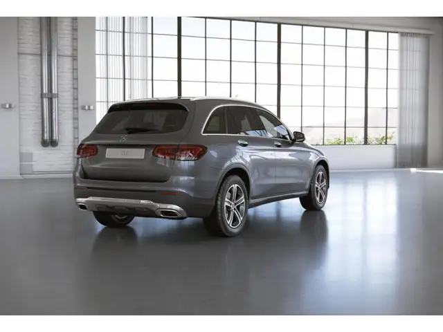 Mercedes-Benz GLC view 3
