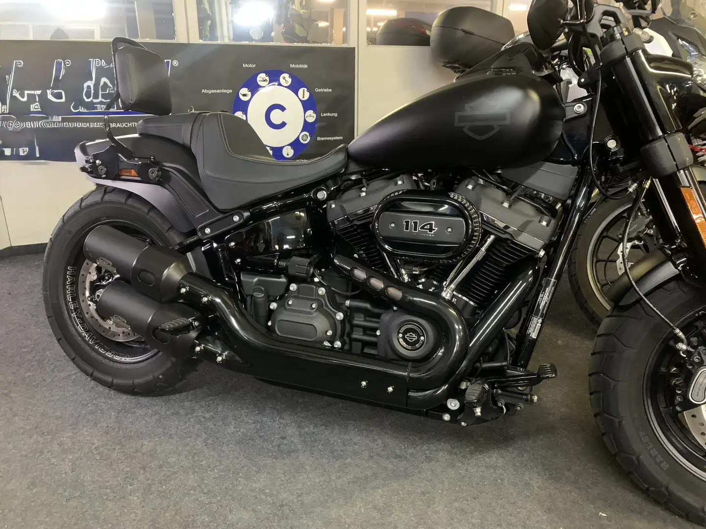 Harley-Davidson Fat Bob 114 / 5HD / J&H Auspuff Černá - 1