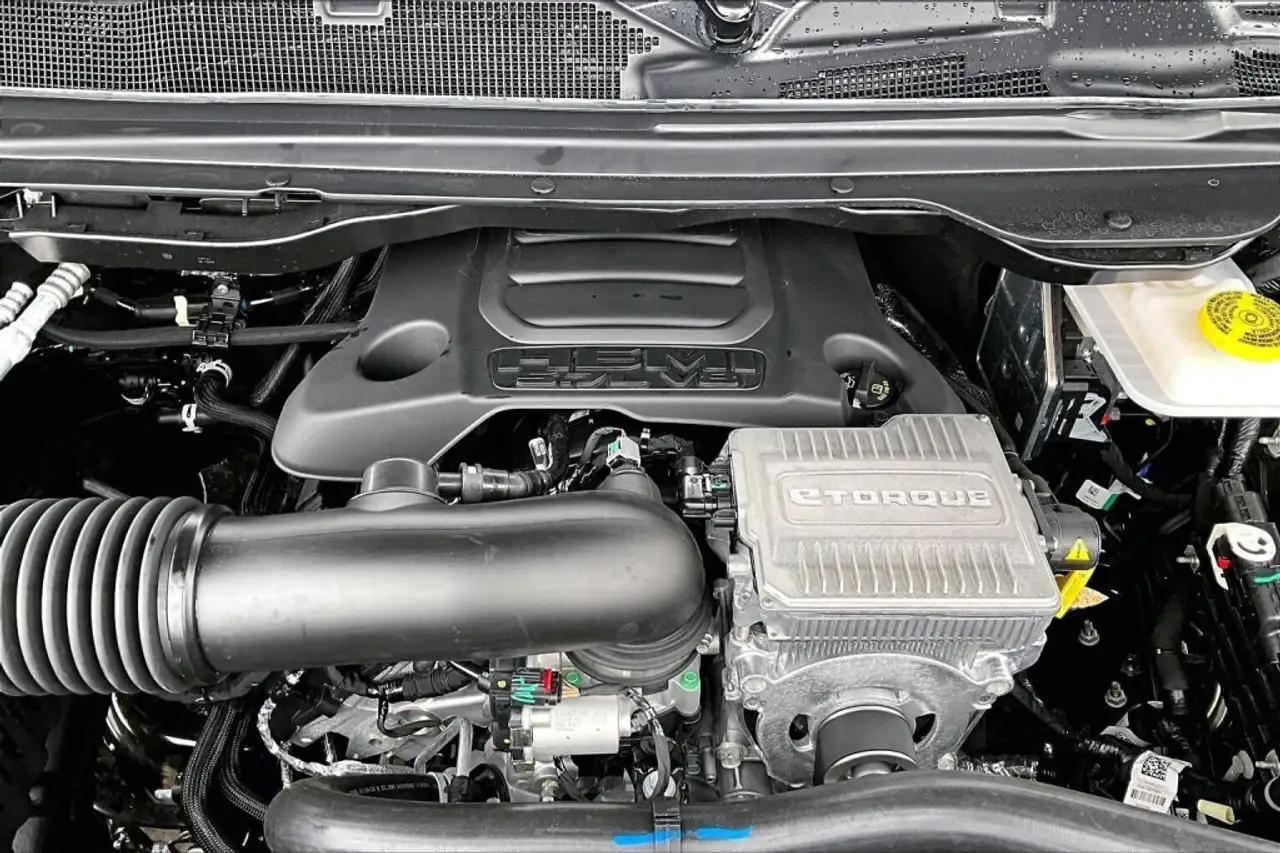 RAM 1500 снимка RAM 1500