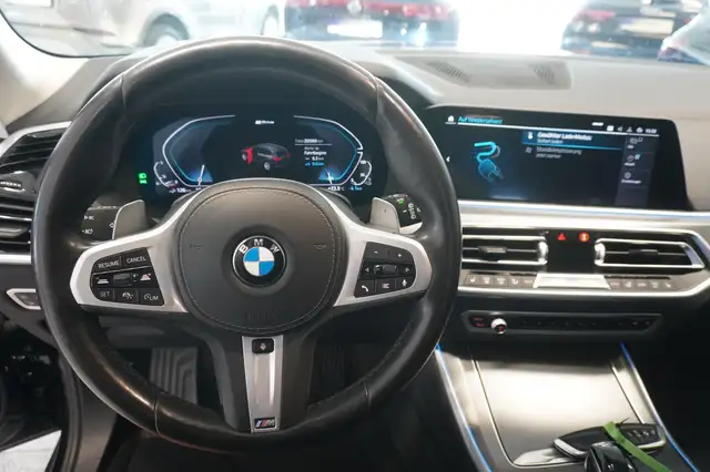 BMW X5 view 11