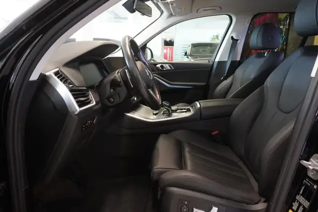 BMW X5 view 8