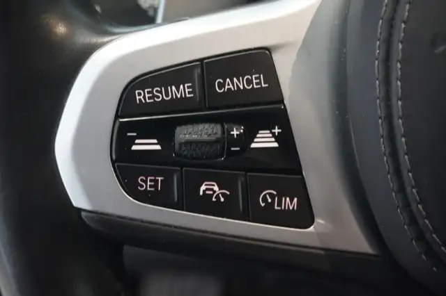 BMW X5 view 12