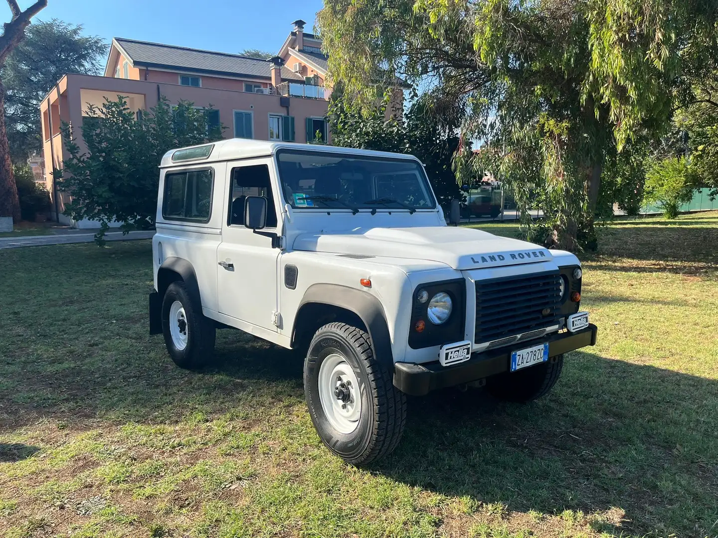Land Rover Defender 90 2.2 td SW - 1