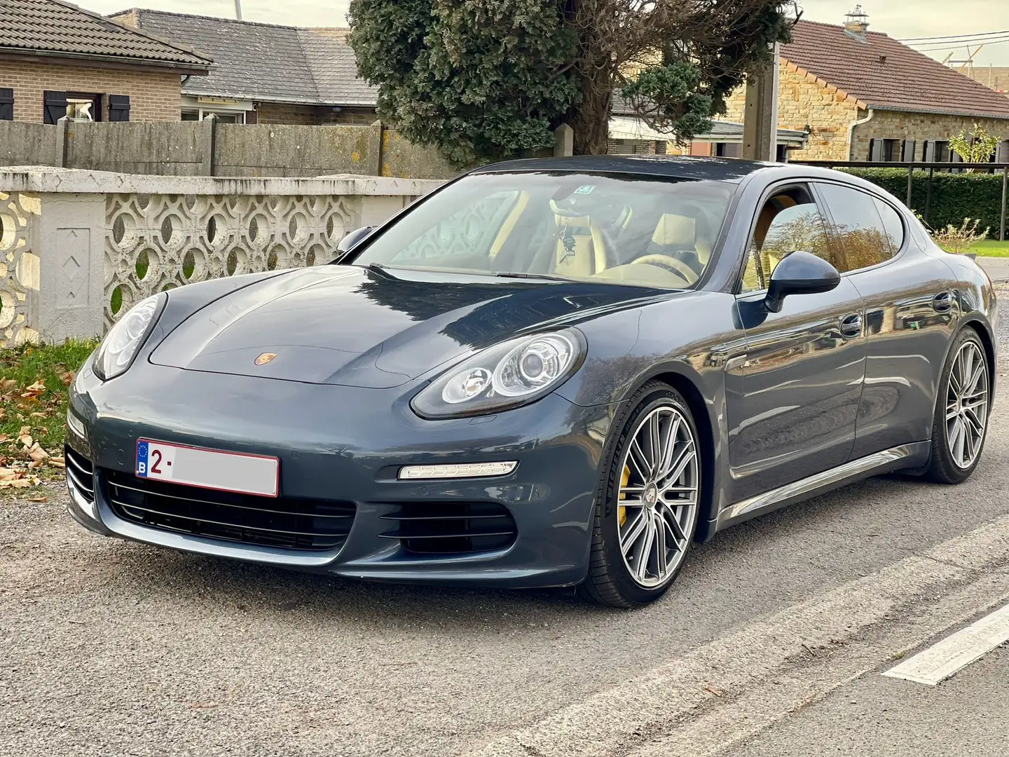 Porsche Panamera 3.0 D V6 Tiptronic Gris - 2
