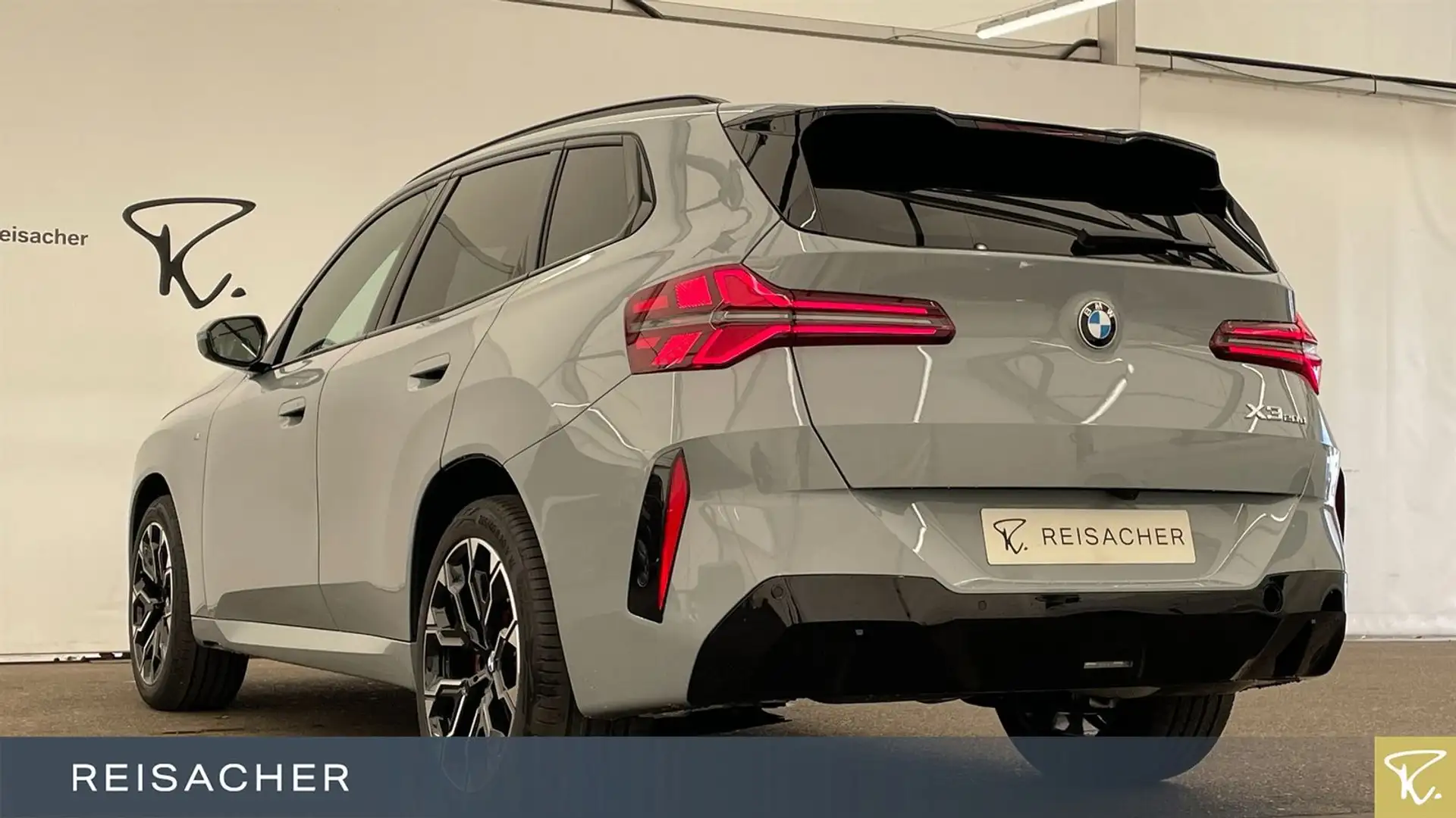 BMW X3 xDrive 20d A M-Sport,M-Sport PRO,Pano,AHK,DAP Grau - 2