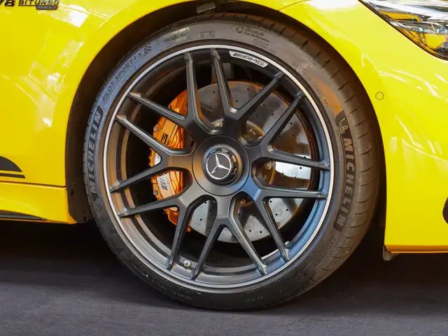 Mercedes-Benz Amg GT view 2