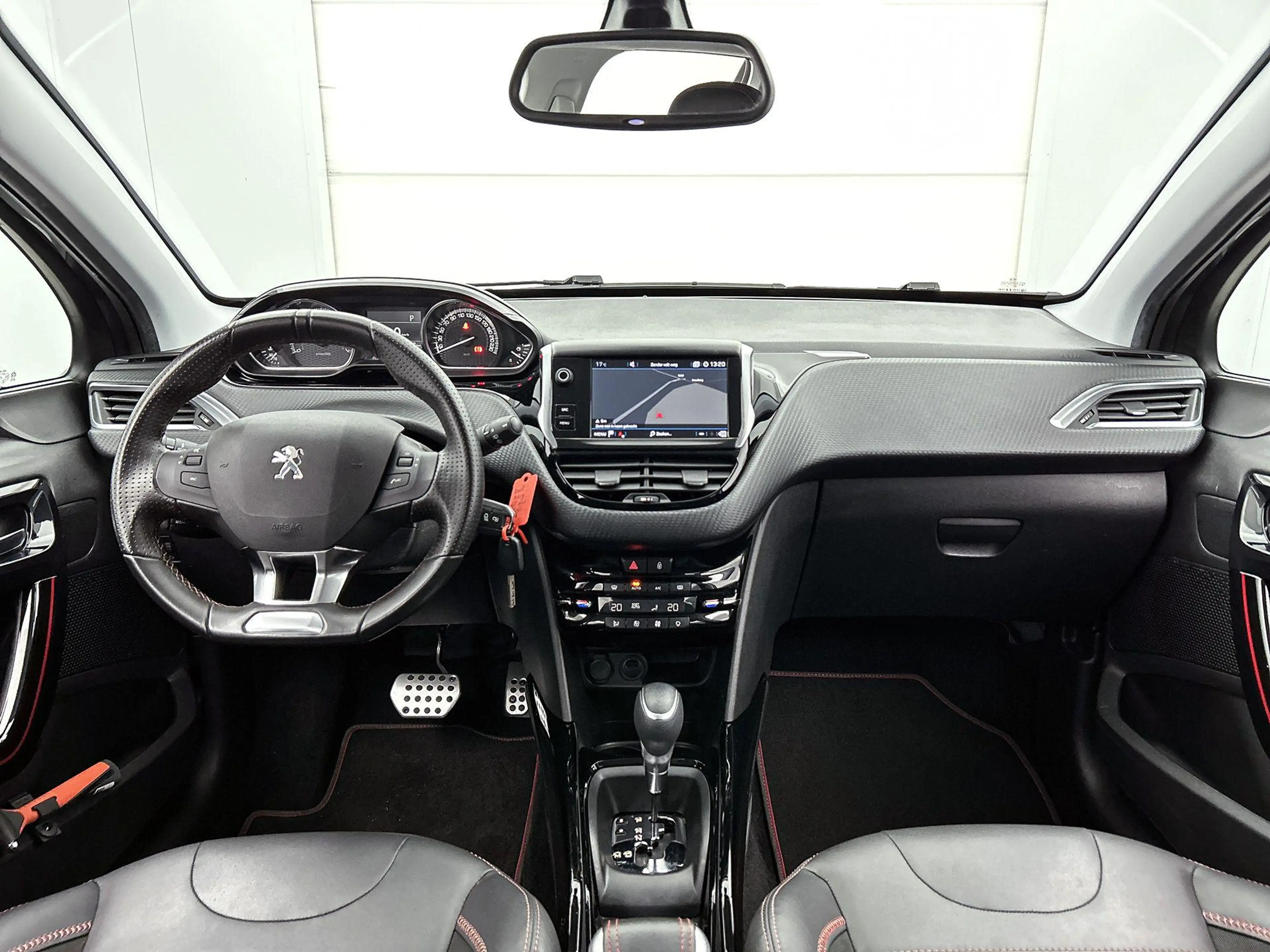 Peugeot 2008 1.2 110pk GT-Line Automaat | Navigatie | Climate C — photo 11
