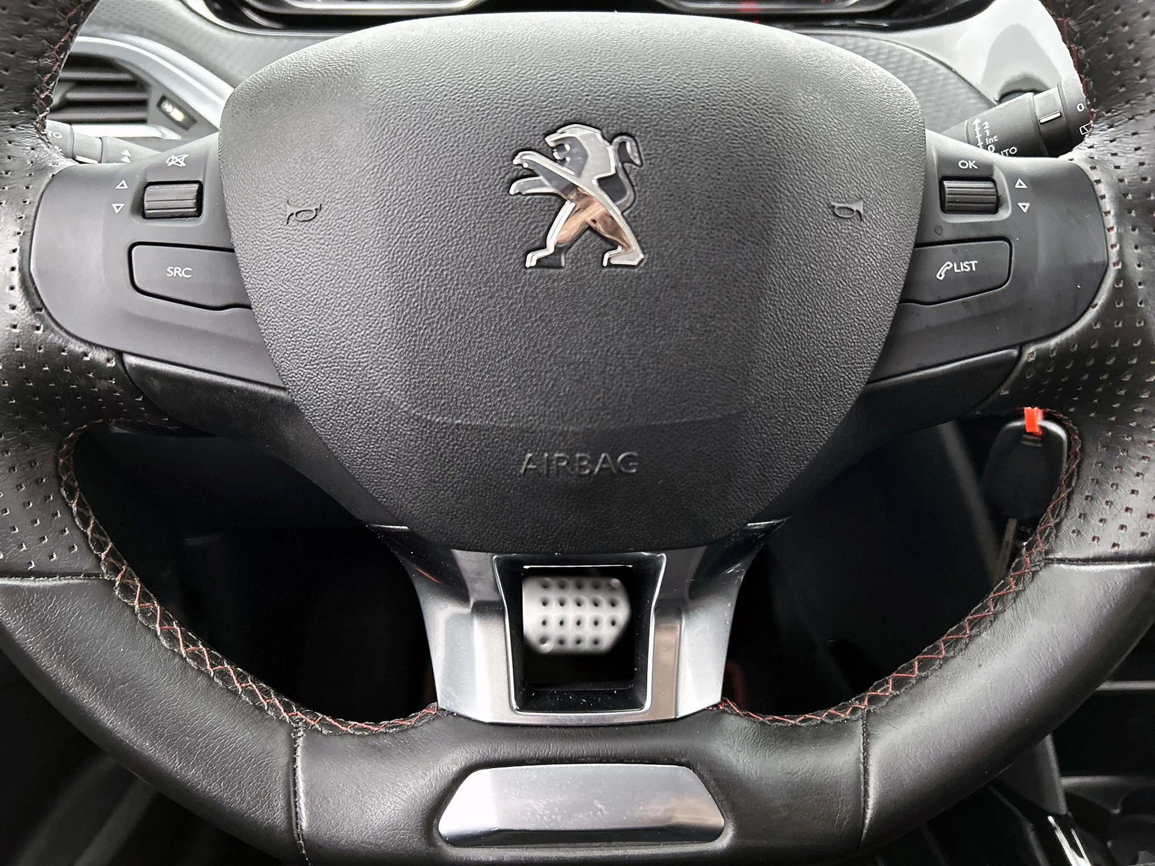 Peugeot 2008 1.2 110pk GT-Line Automaat | Navigatie | Climate C — photo 13