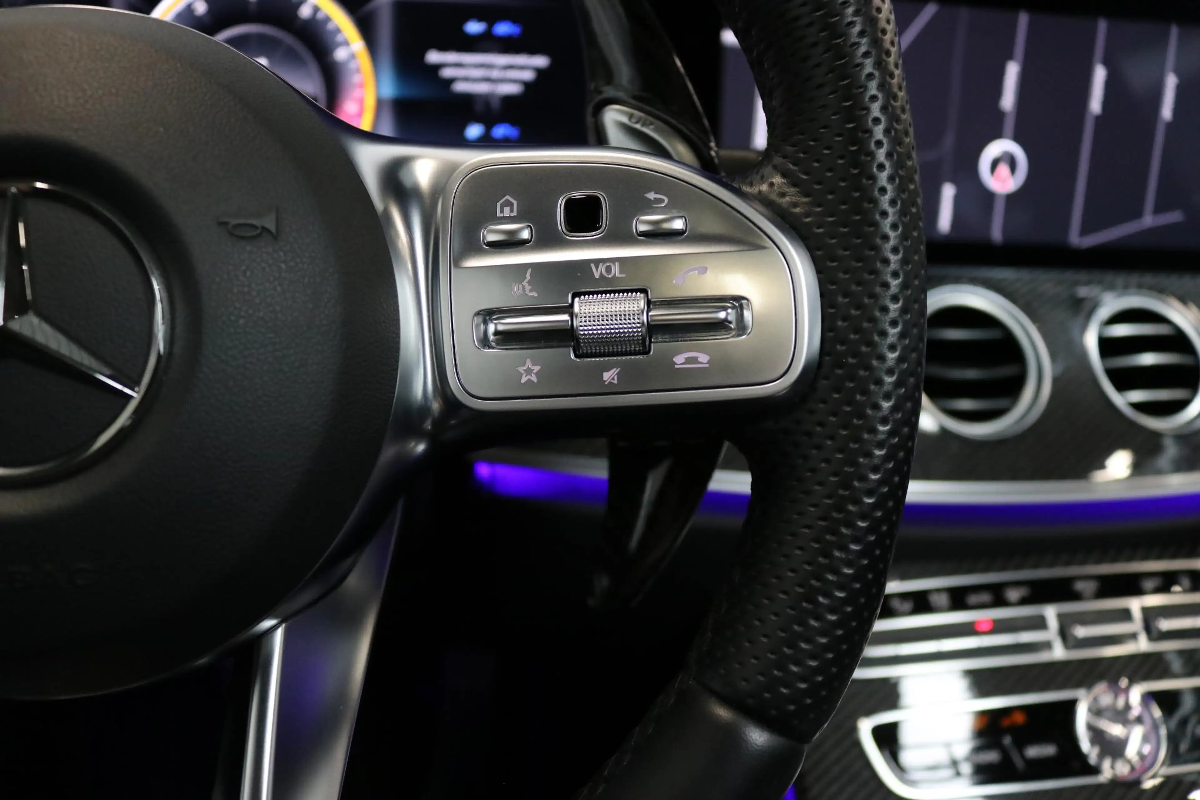 Mercedes-Benz E 63 AMG Estate S 4MATIC+ | KERAMISCHE REMMEN | HUD | PANO — photo 10