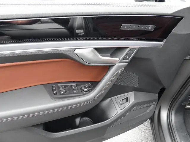 Volkswagen Touareg view 14