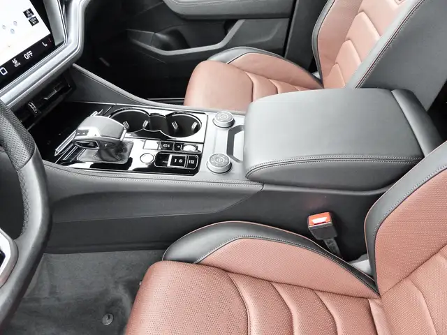 Volkswagen Touareg view 12