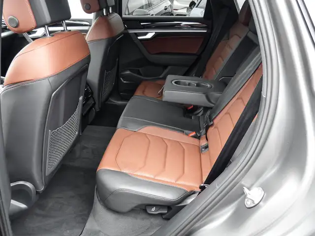 Volkswagen Touareg view 15
