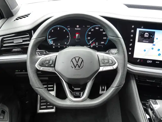 Volkswagen Touareg view 10