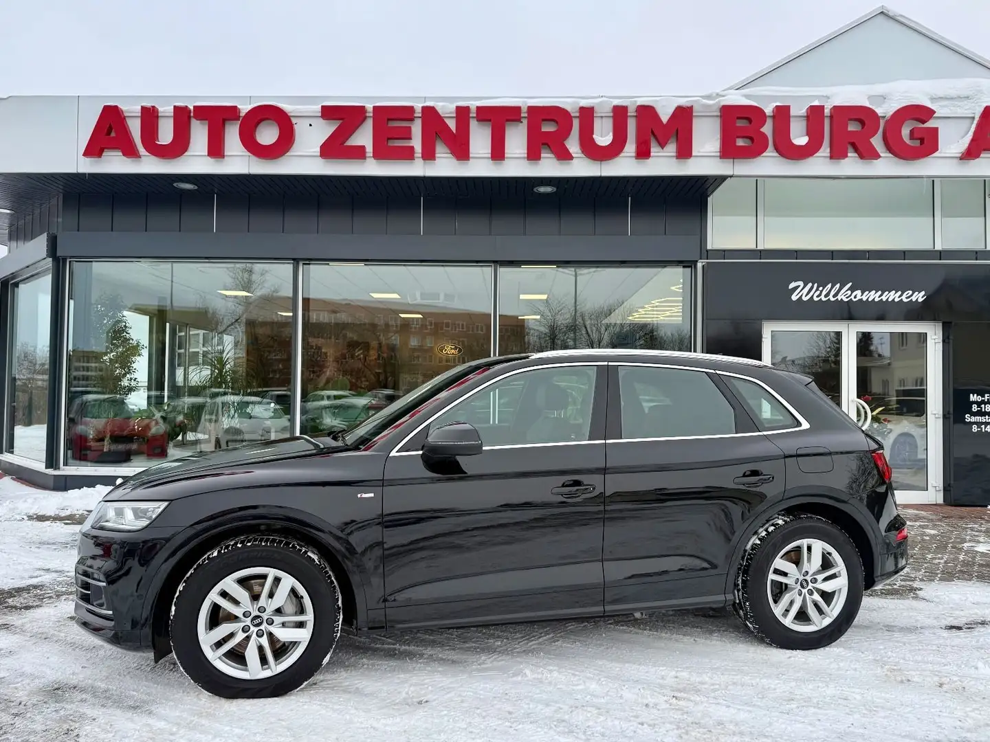 Audi Q5 50 TFSI e quattro S-Line Leder LED Automatik Schwarz - 1