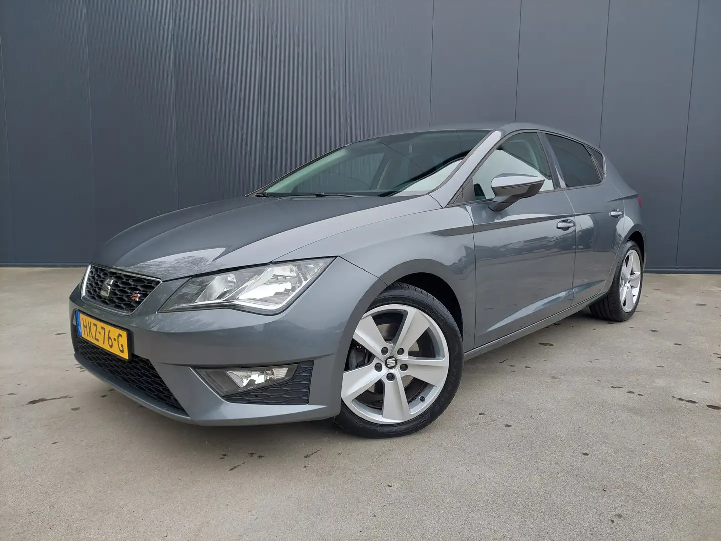 SEAT Leon 2.0 TDI 150 PK AUTOMAAT FR Connect HALF LEER LED N Gris - 1