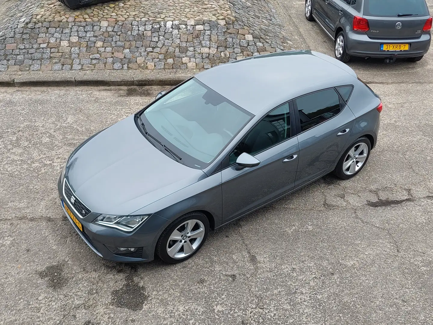 SEAT Leon 2.0 TDI 150 PK AUTOMAAT FR Connect HALF LEER LED N Gris - 2