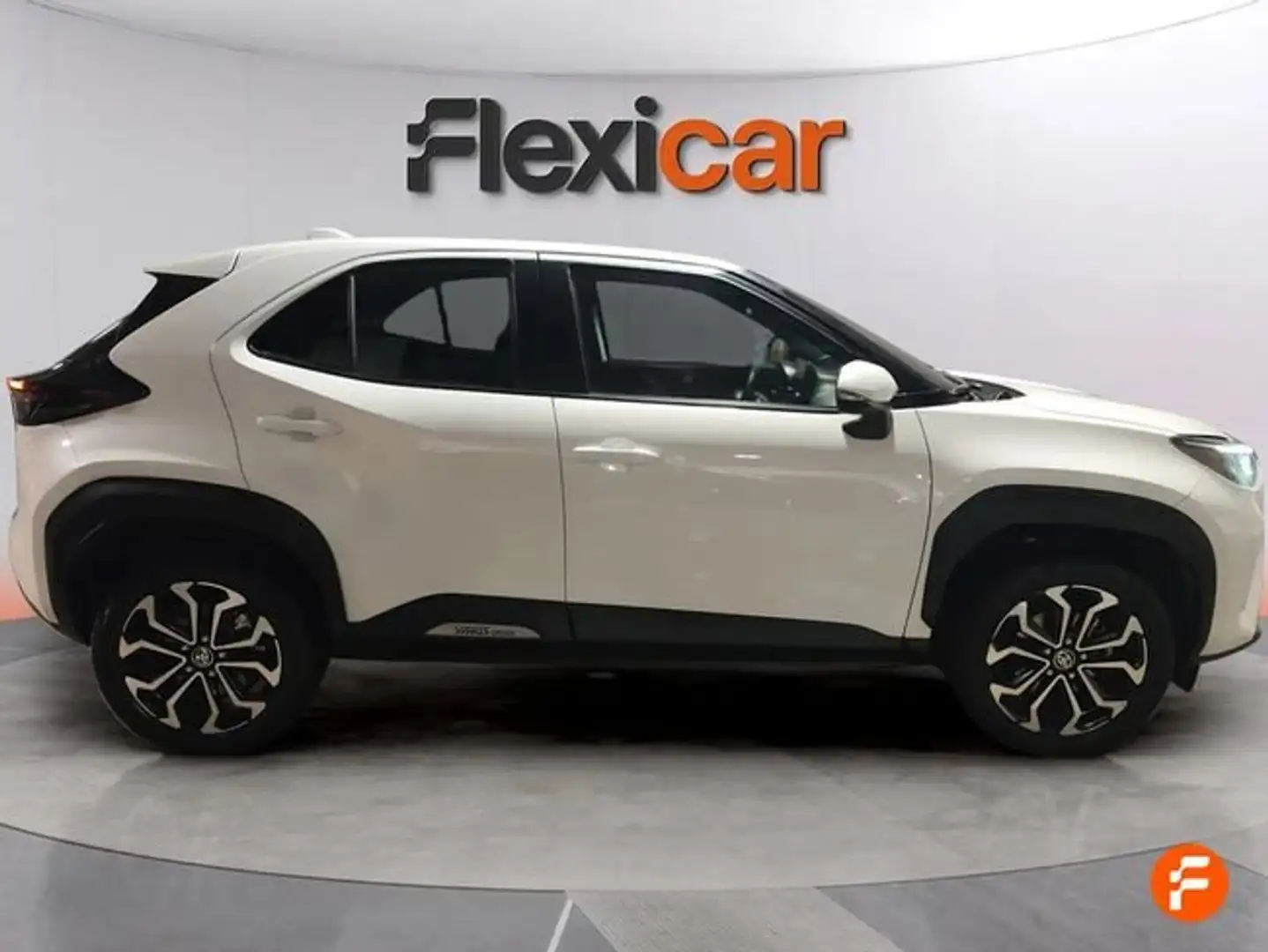 Toyota Yaris Cross 120H Active Tech Blanco - 2