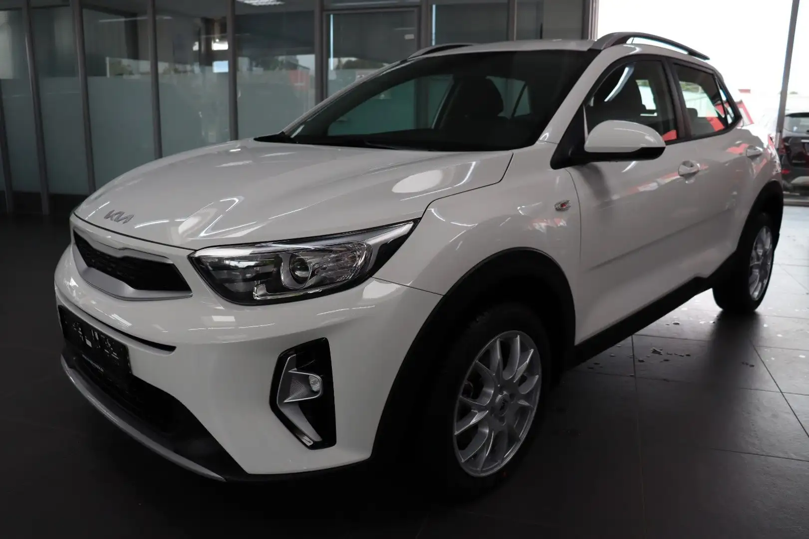 Kia Stonic 1.0 AT C.Play Klima Tempo ALU  SOFORT Weiß - 1
