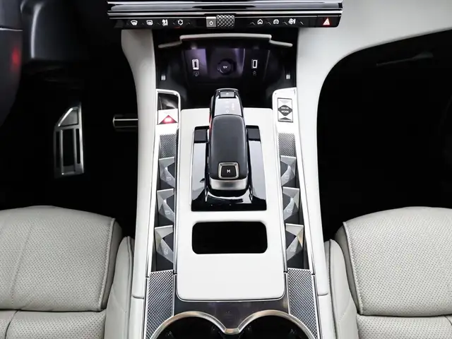 DS Automobiles DS 7 Crossback view 13