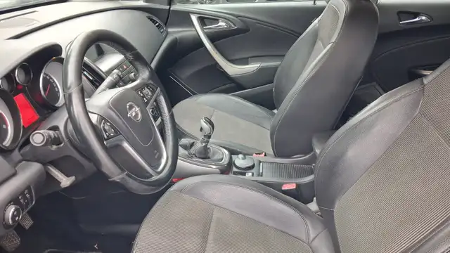 Opel Astra view 9
