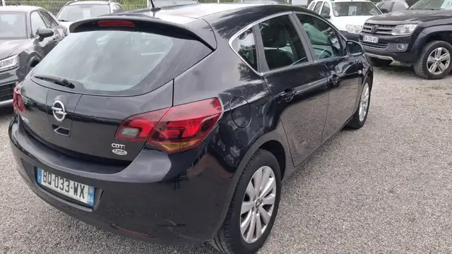 Opel Astra view 5