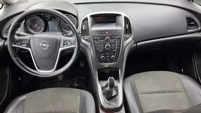 Opel Astra view 7