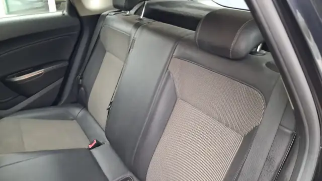 Opel Astra view 10