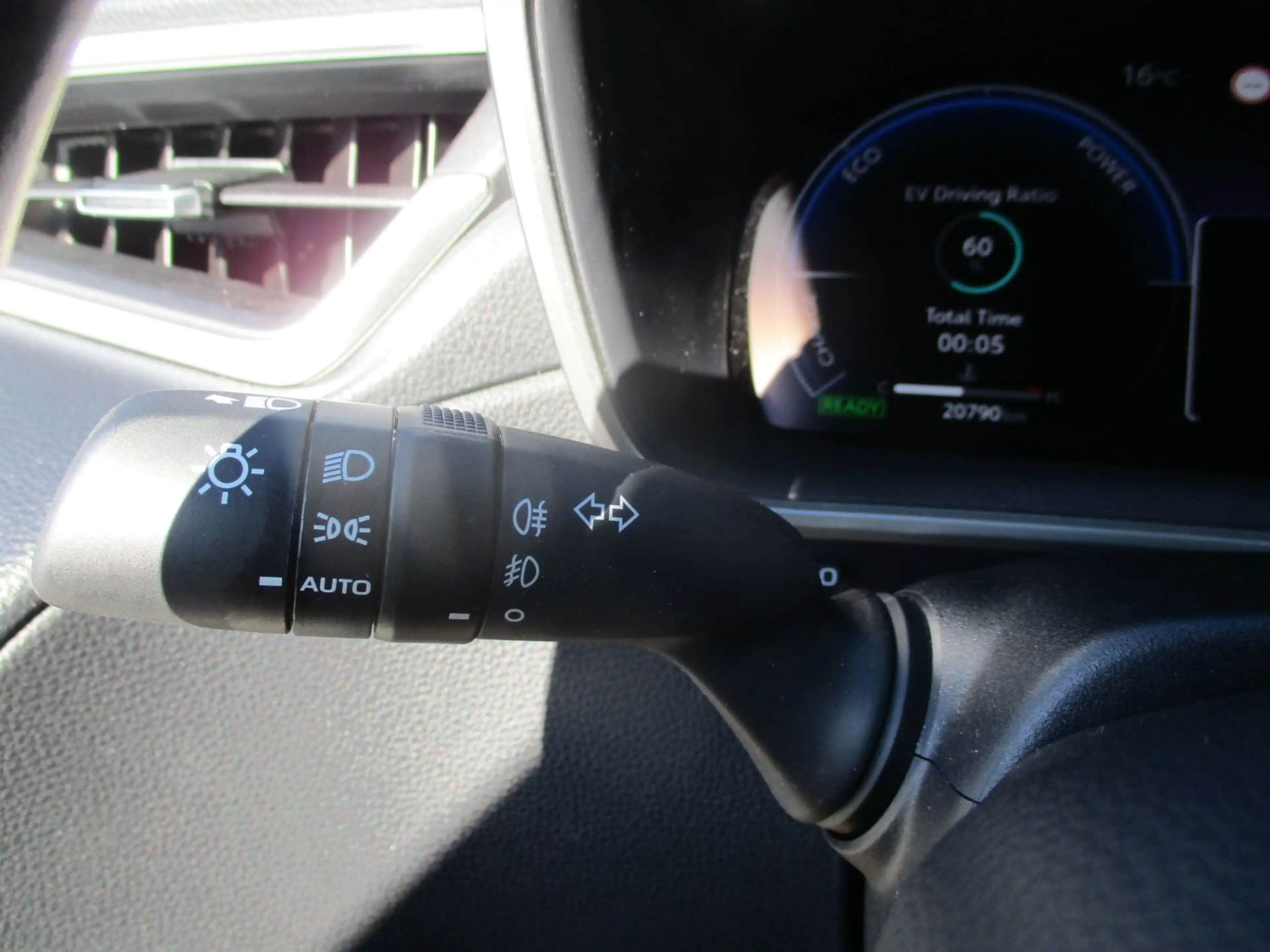 Toyota Corolla Cross 1.8 FWD Active Drive ACC+LED+Navi — photo 13