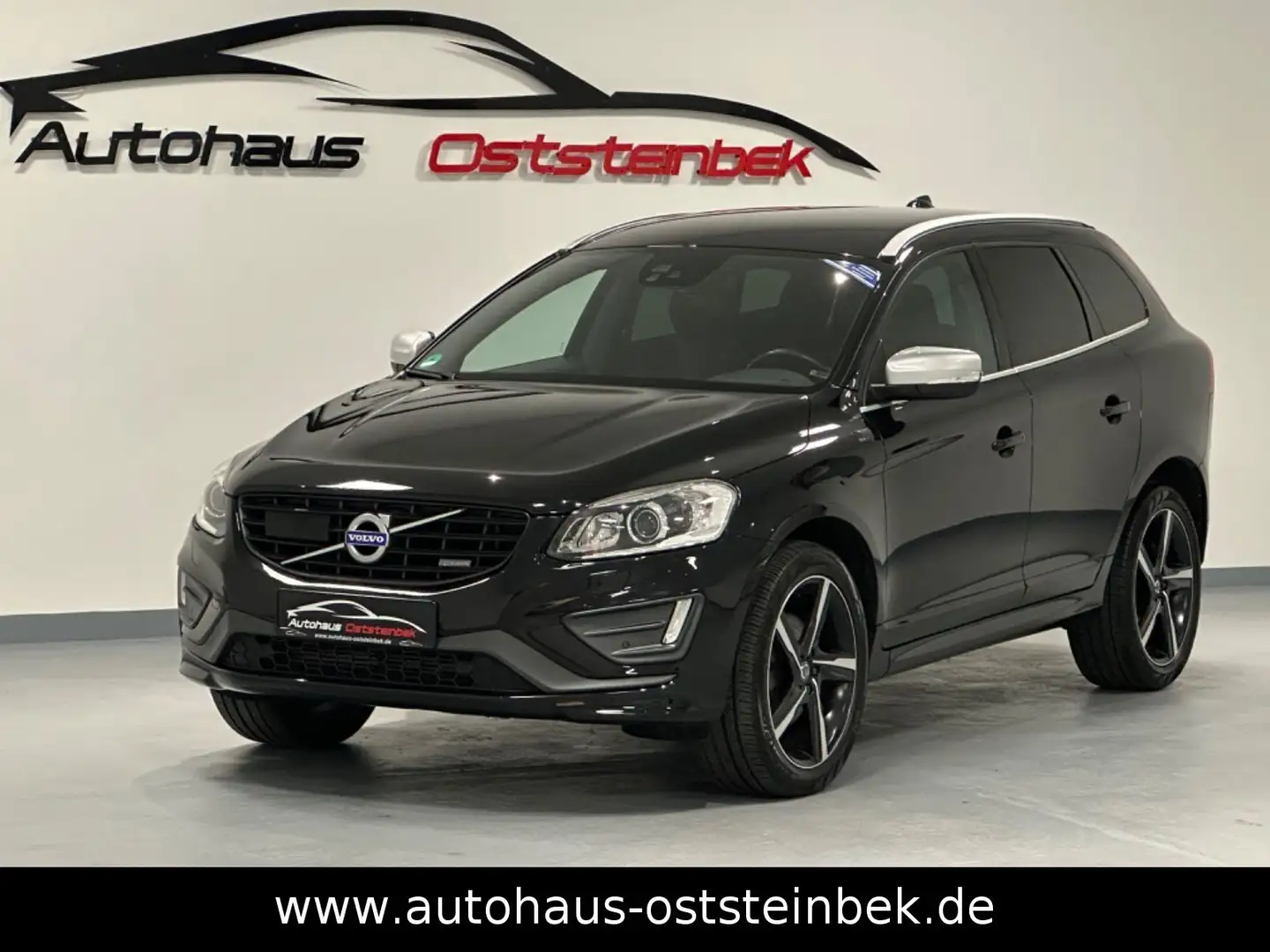 Volvo XC60 MOMENTUM 2WD/R-DESIGN/XENON/MEMORY/1-HAND/ Schwarz - 1