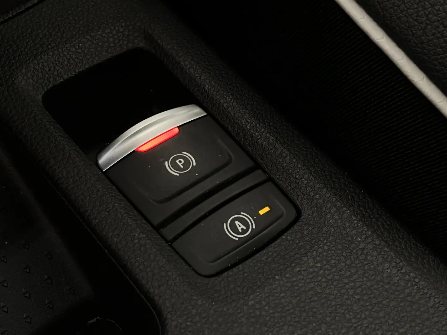 Renault Captur 1.6 E-Tech Plug-in Hybrid 160 Intens Rondomzicht C Weiß - 2