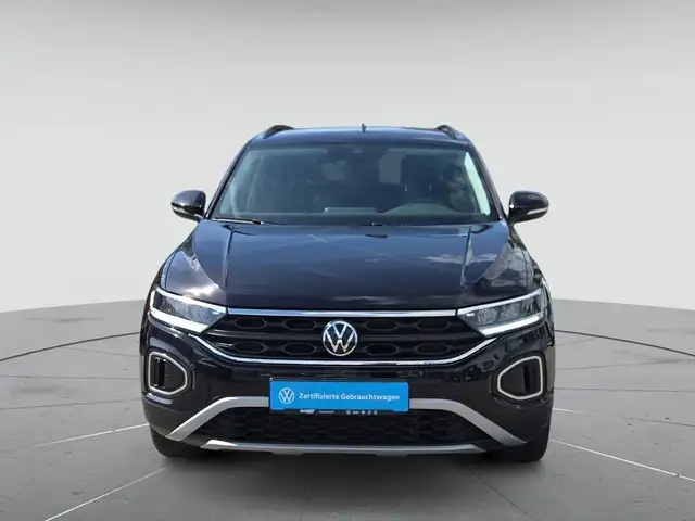 Volkswagen T-Roc view 2