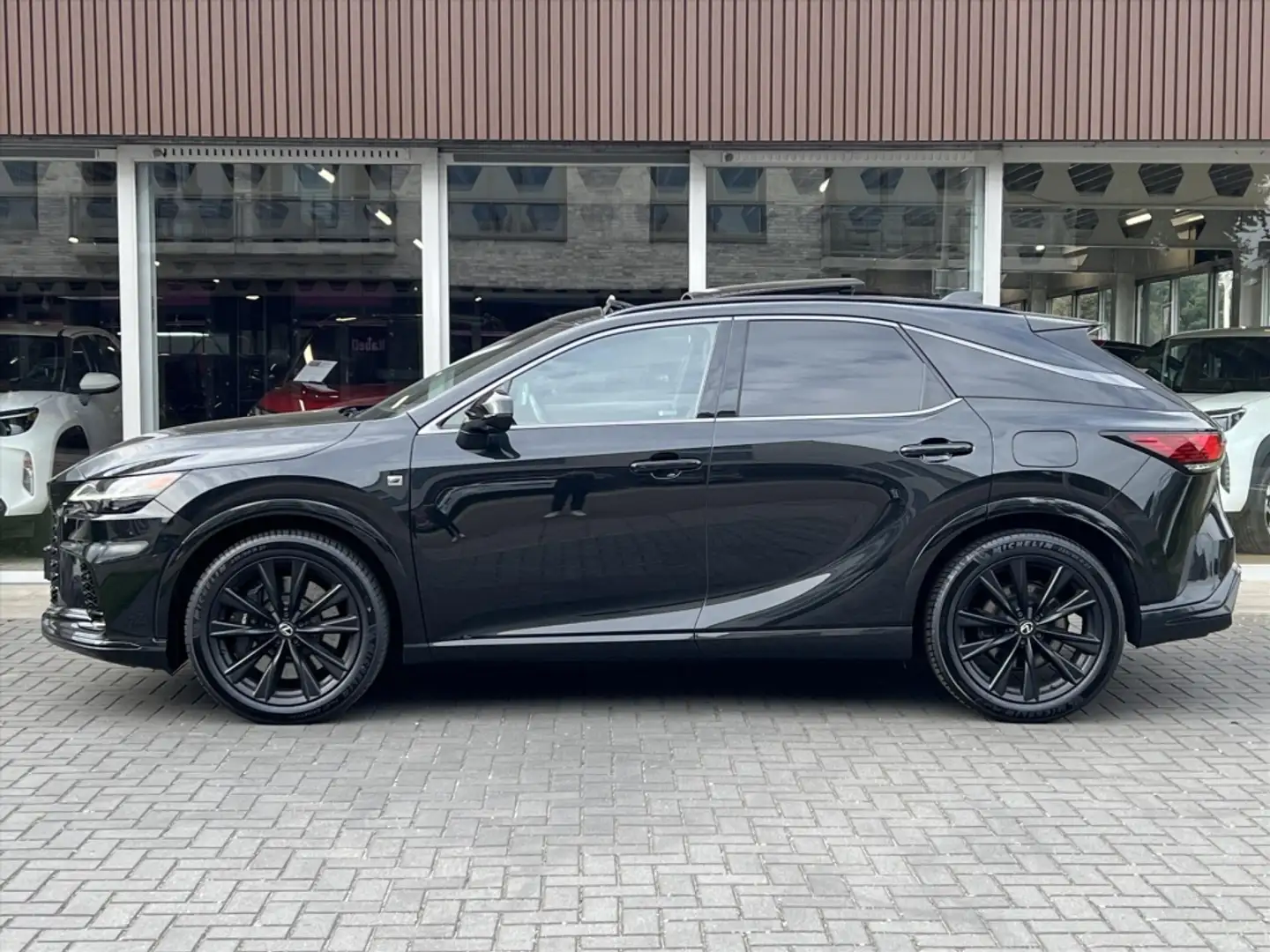 Lexus RX 500h Turbo 371pk AWD F Sport Line | Panoramadak, 21 inc Schwarz - 2