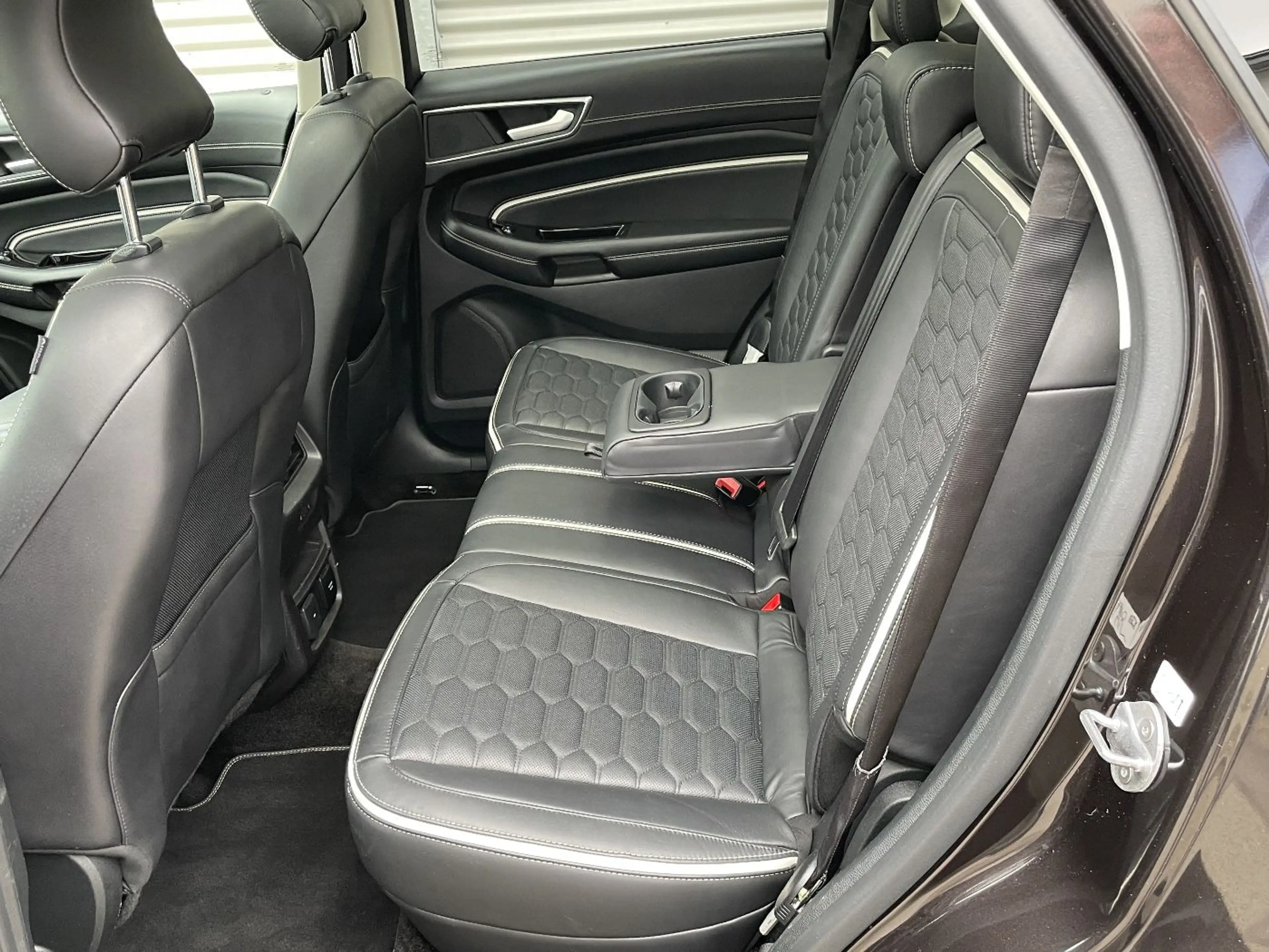 Ford Edge 4x4 Vignale Standheiz. Leder Glasdach Navi — photo 19