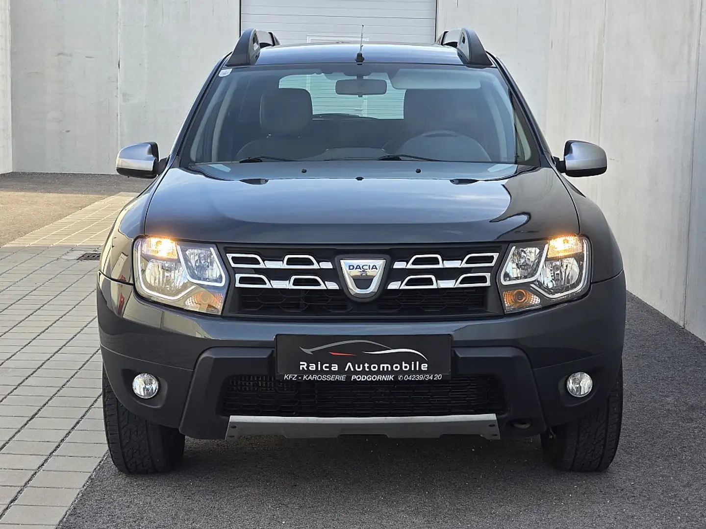 Dacia Duster Supreme dCi 110 4WD Grau - 2