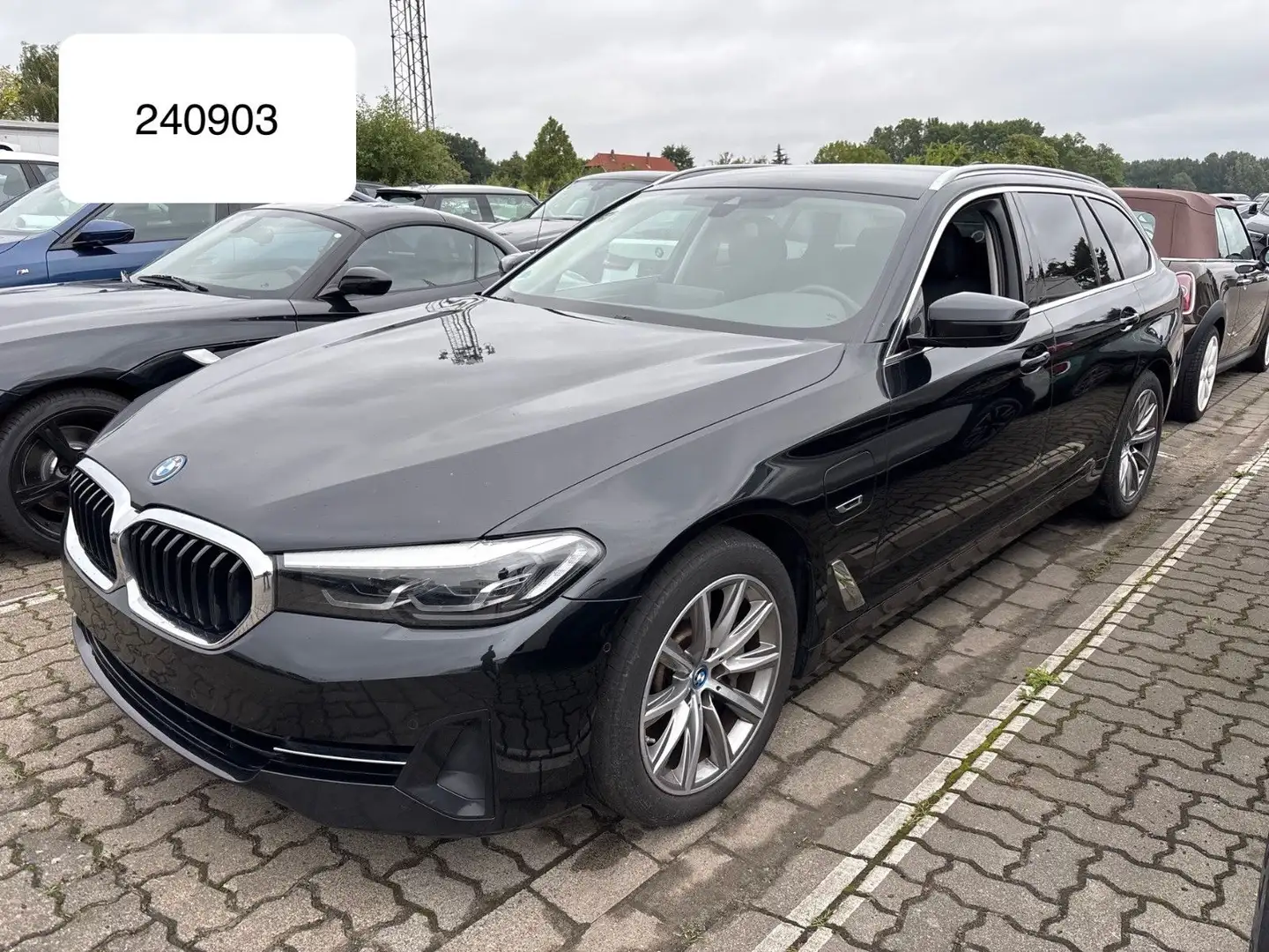 BMW 520 e T COCKP-PRO/LED/DRIVING ASS/KAMERA/18" Negro - 1
